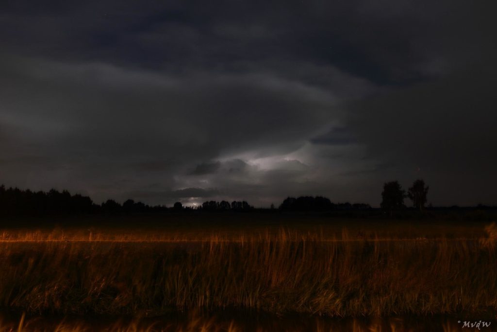 Warme dagen op woensdag afgesloten met fel onweer: een analyse