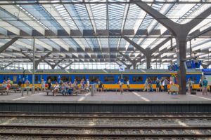 Is onweer gevaarlijk als je in de trein zit?