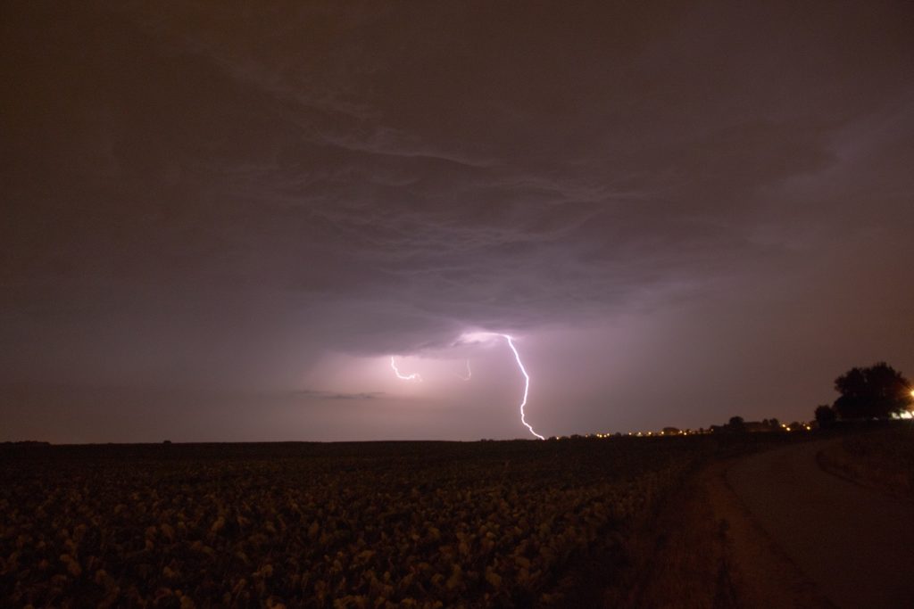 Verspreid over het land kans op onweer