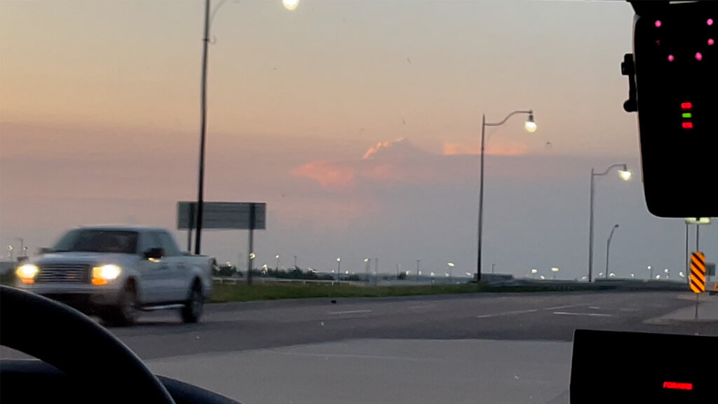 overshooting top onderweg naar het hotel