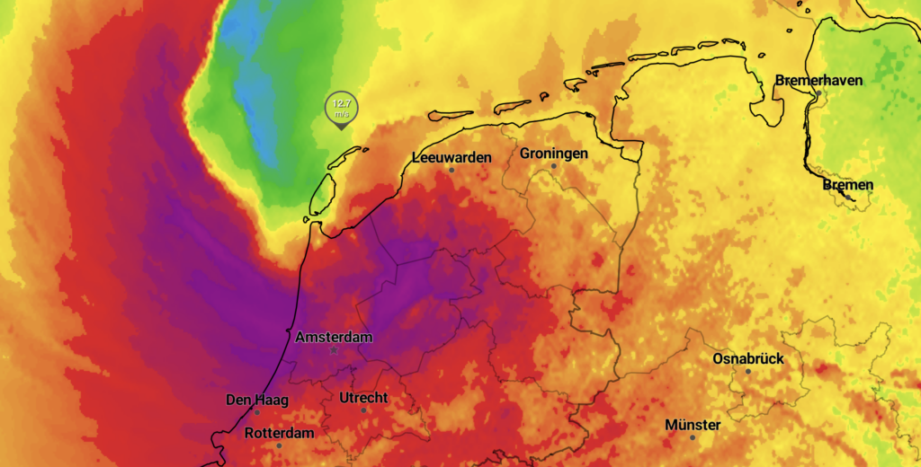 Code rood KNMI; zware windstoten in het noordoosten