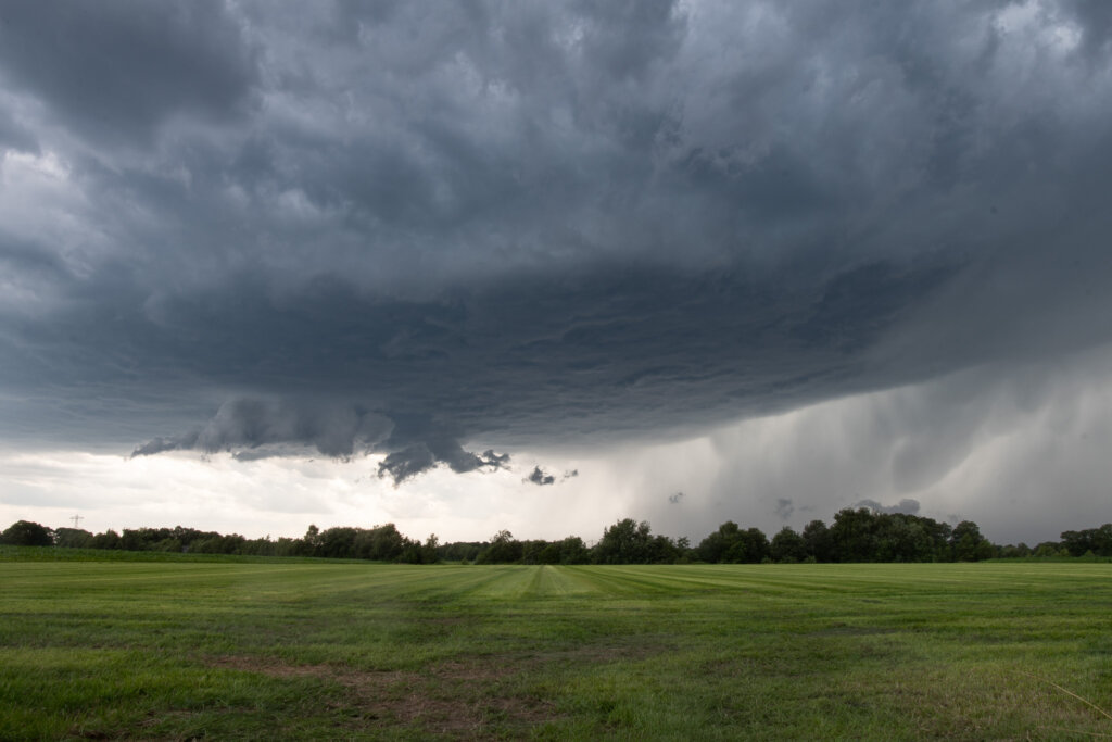 Supercell met vormende wallcloud bij Deventer
