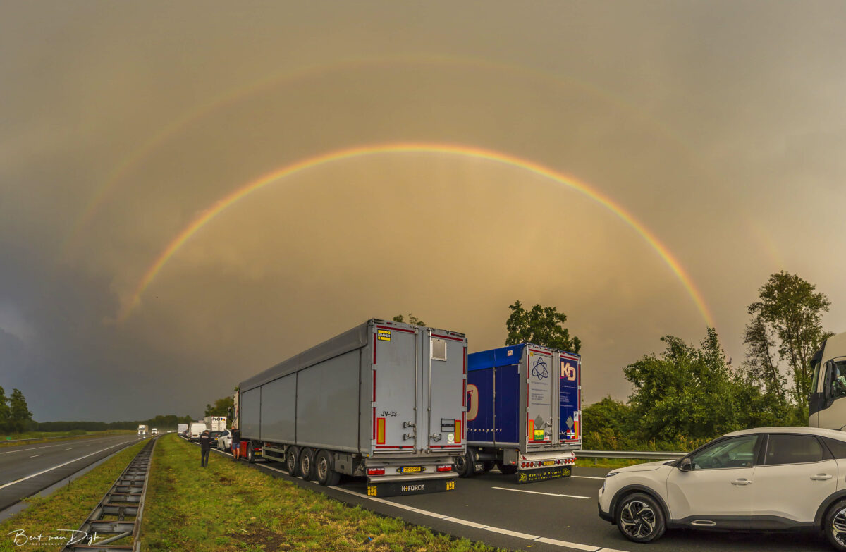Regenboog bij Zwolle op A28 tijdens ongeluk