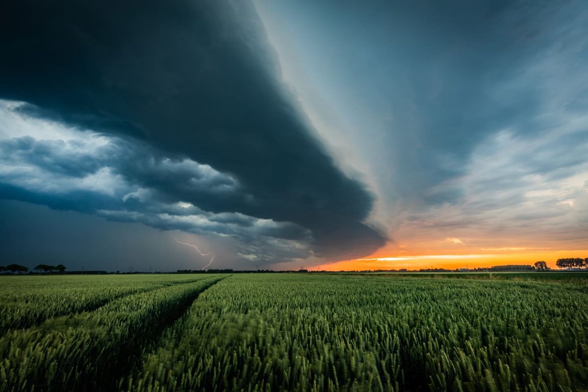 Stormchaser Nederland onweersbuien shelfcloud